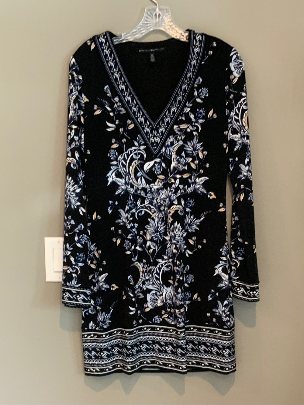 White House Black Market Black Floral Long Sleeve V-Neck Dress
